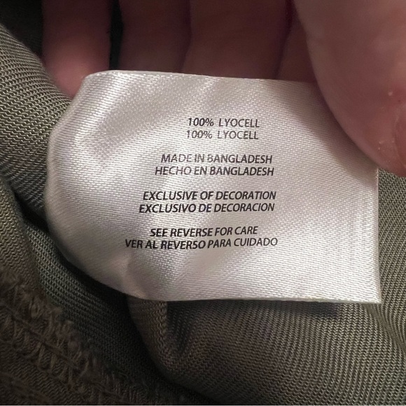 NWT Gap Pull On Tencel Shorts Olive Green Leaf Print Shorts Women’s Small - Picture 7 of 9